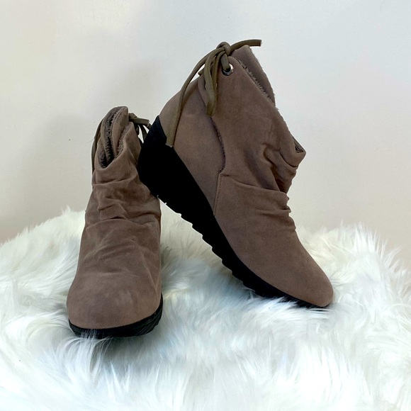 EUC serene island faux suede booties w/ tie detail - Picture 1 of 13